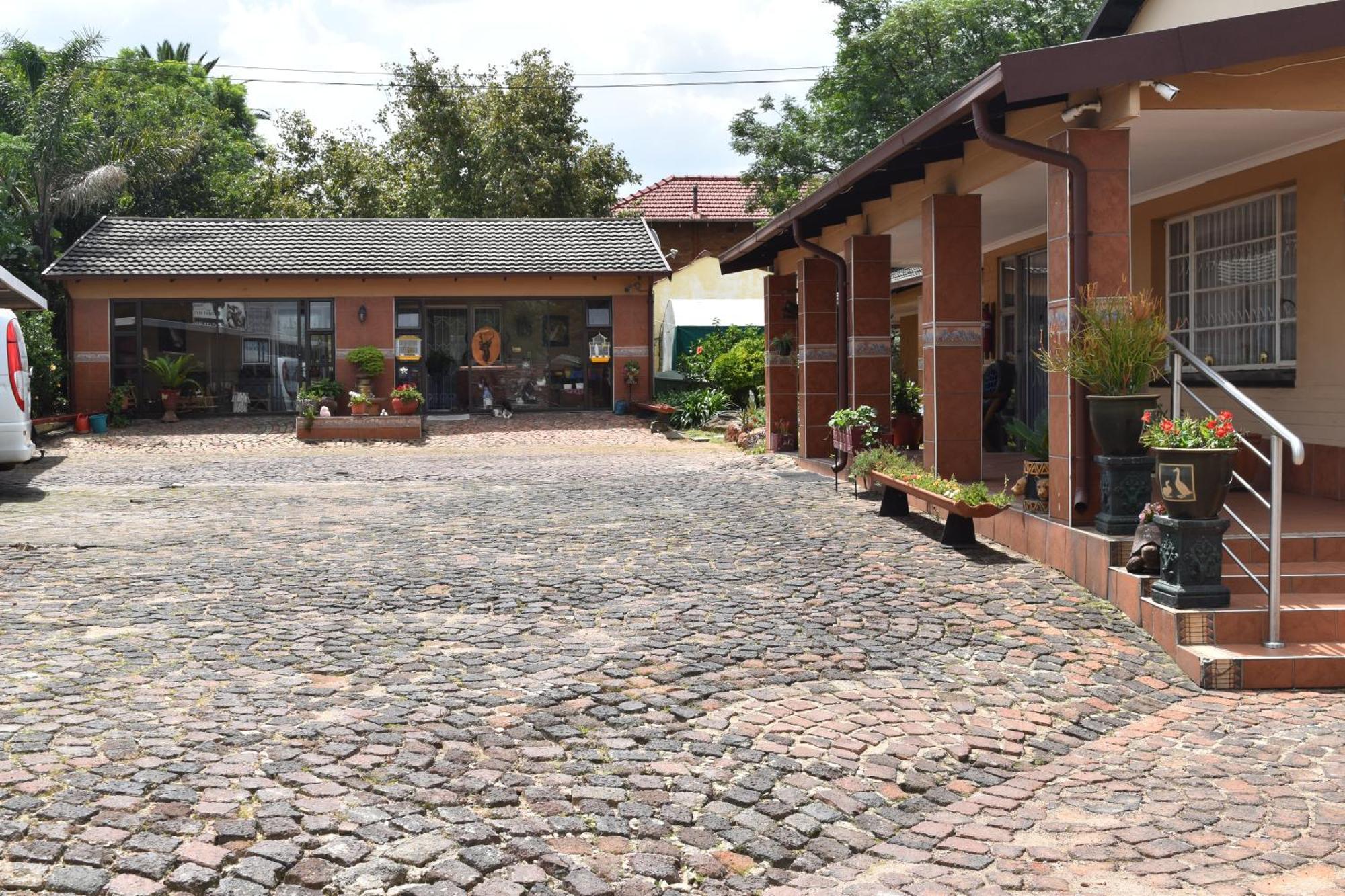 African Elephant Guesthouse เจอร์มิสตัน ภายนอก รูปภาพ